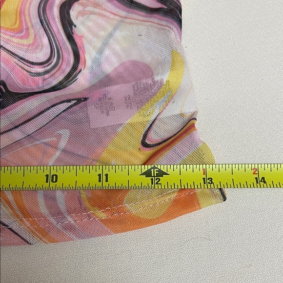 Gaze Sheer Multicolor Swirl Crop Top - Picture 8 of 9